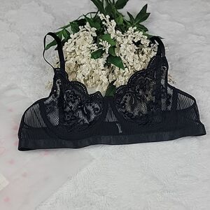 NWOT Black Lace Bra [SIZE LARGE]‎